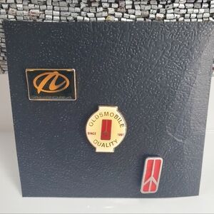 (3) Vintage Oldsmobile Pins  Metal Screwback (**)